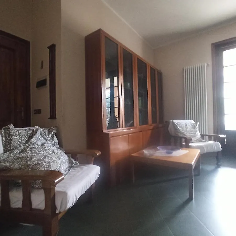Villa Casa Vincenzo 130 Mq Con Portico Ed Ingresso Esclusivo Dal Giardino à Felino Hébergement de vacances