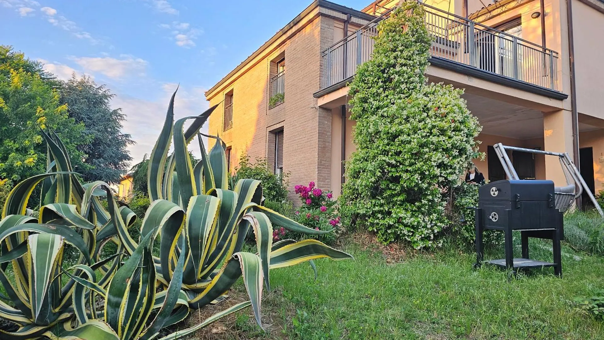 Villa Casa Vincenzo 130 Mq Con Portico Ed Ingresso Esclusivo Dal Giardino à Felino Hébergement de vacances